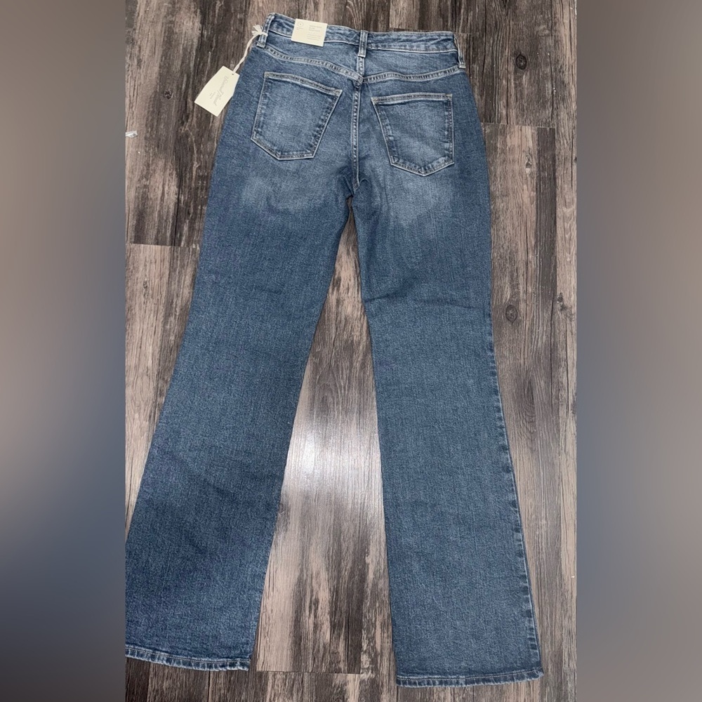 Universal Thread Medium Blue High Rise Jeans - Picture 8 of 10
